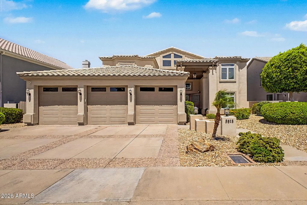5812 W Del Lago Circle, Glendale