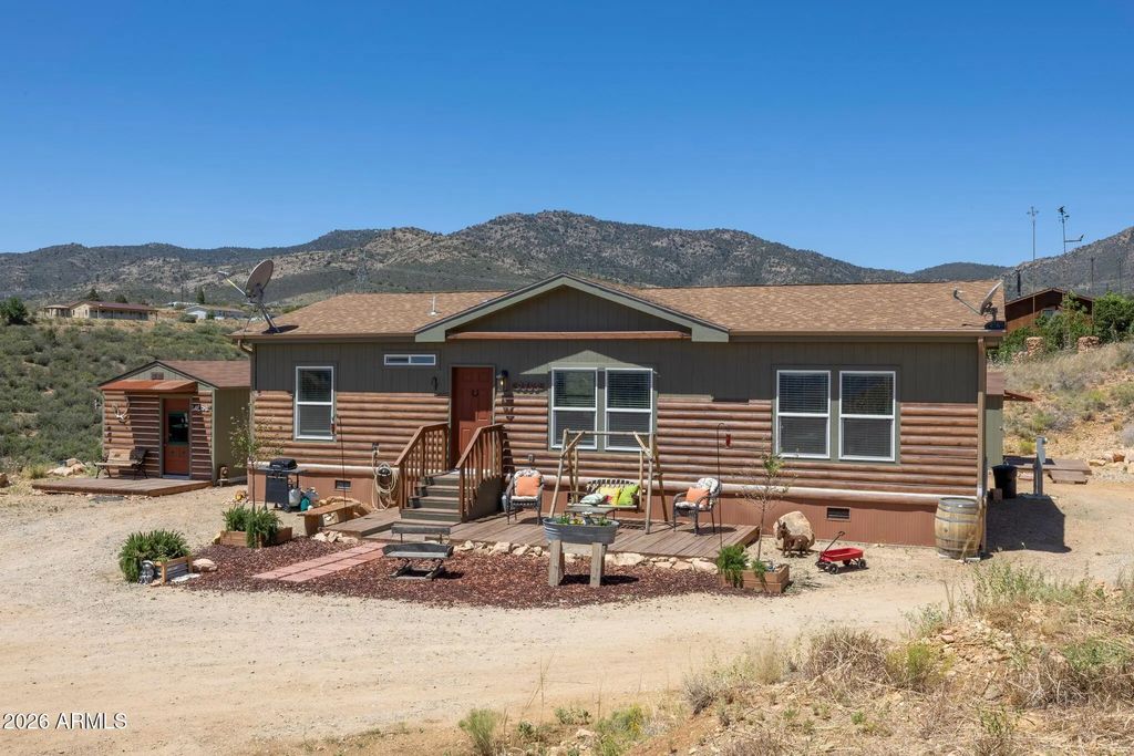 9355 E Wolf Road, Dewey