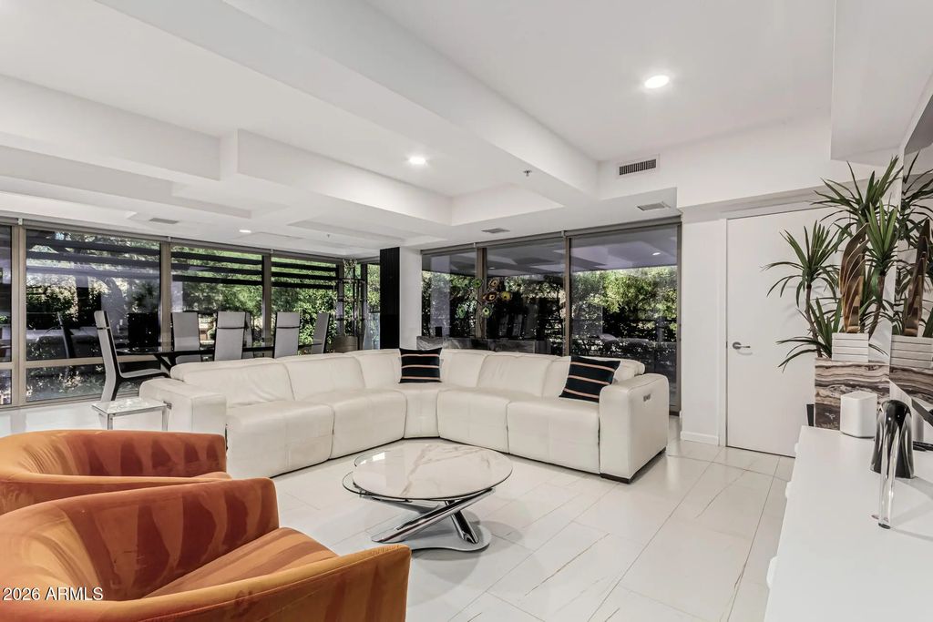 7121 E Rancho Vista Drive (unit 2006), Scottsdale