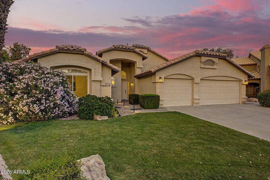 1570 E Horseshoe Avenue, Gilbert