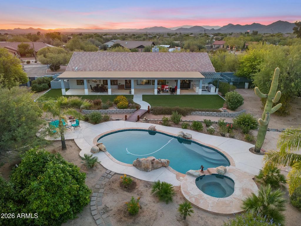 4839 E Calle De Los Arboles, Cave Creek