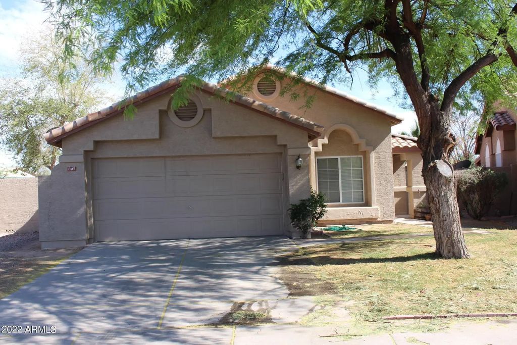 807 W Kesler Lane, Chandler