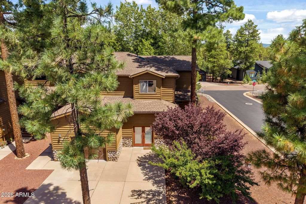 5841 Saturn Drive, Lakeside