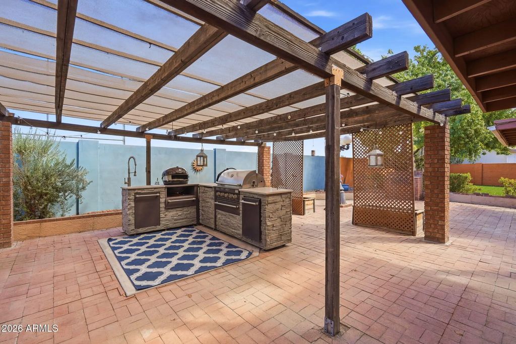 5334 W Onyx Avenue, Glendale