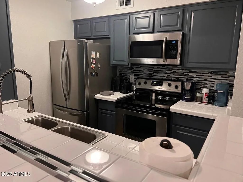 2025 E Campbell Avenue E (unit 131), Phoenix