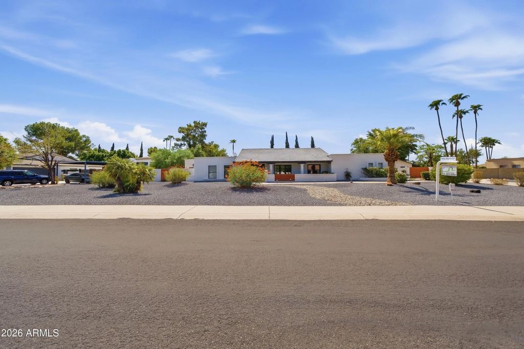 6413 W Bloomfield Road, Glendale