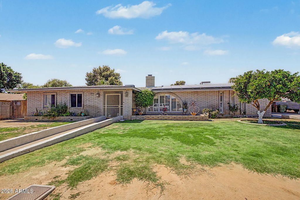8530 N 45th Drive, Glendale