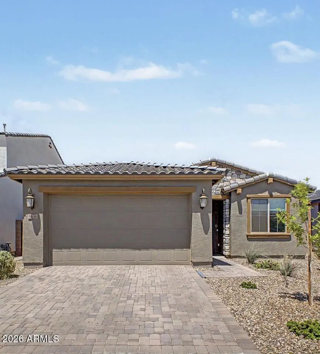 5636 W Chuck Box Road, Laveen