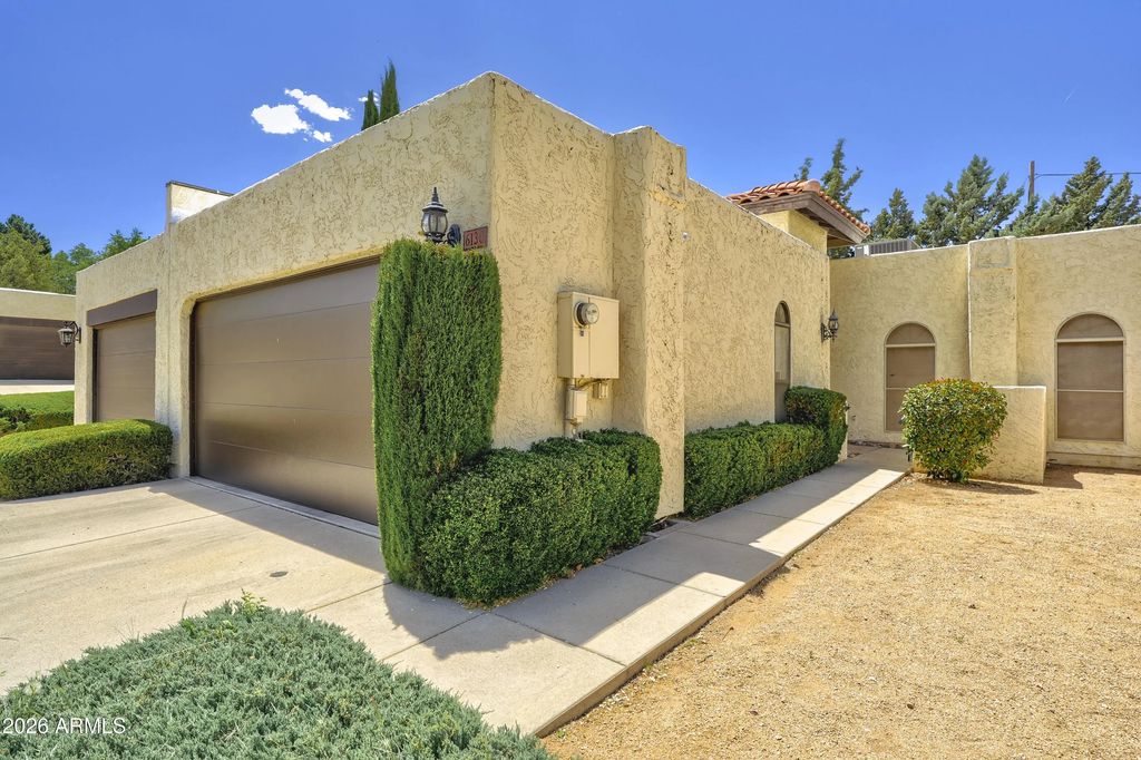 6130 Crista Lynn Place (unit 14), Prescott
