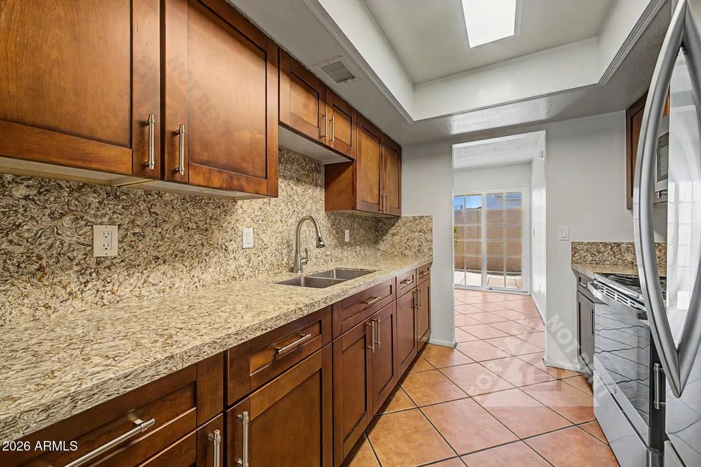 912 E Villa Rita Drive, Phoenix