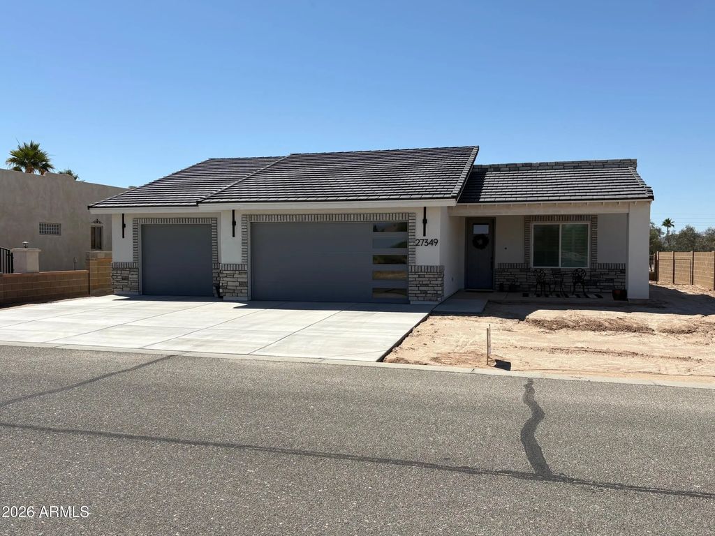 27349 Ligurta Lane, Wellton