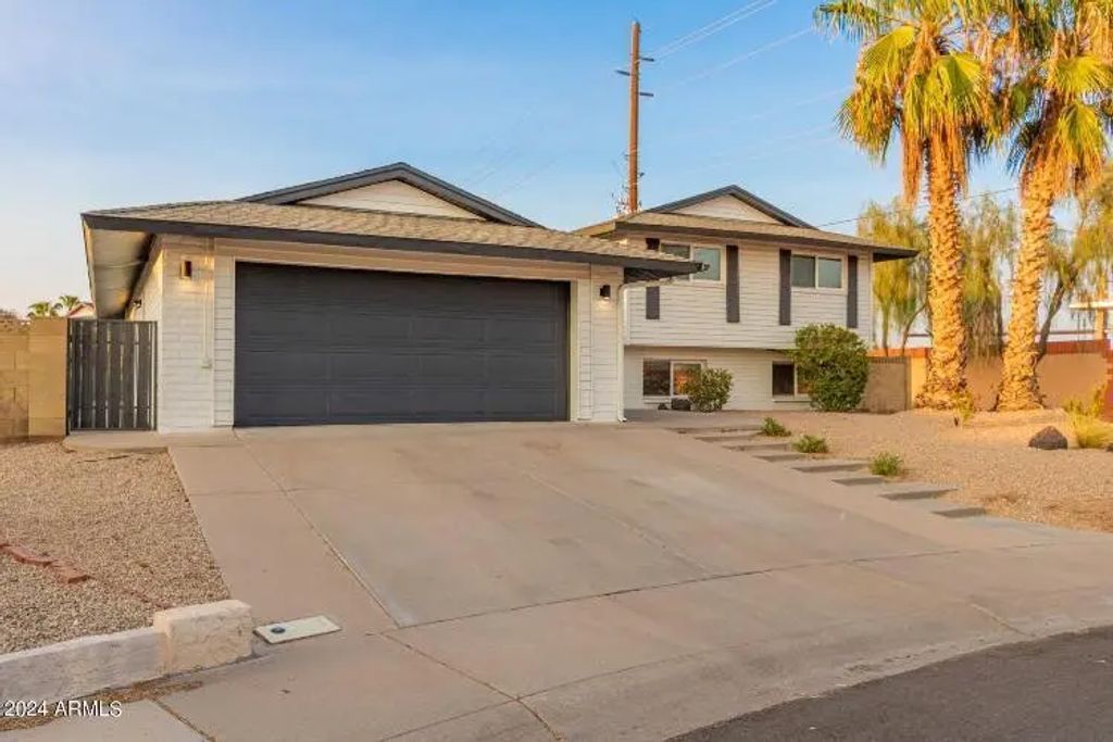 8762 E Monterey Way, Scottsdale