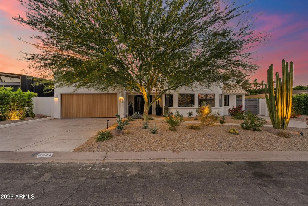 7042 E Orange Blossom Lane, Paradise Valley