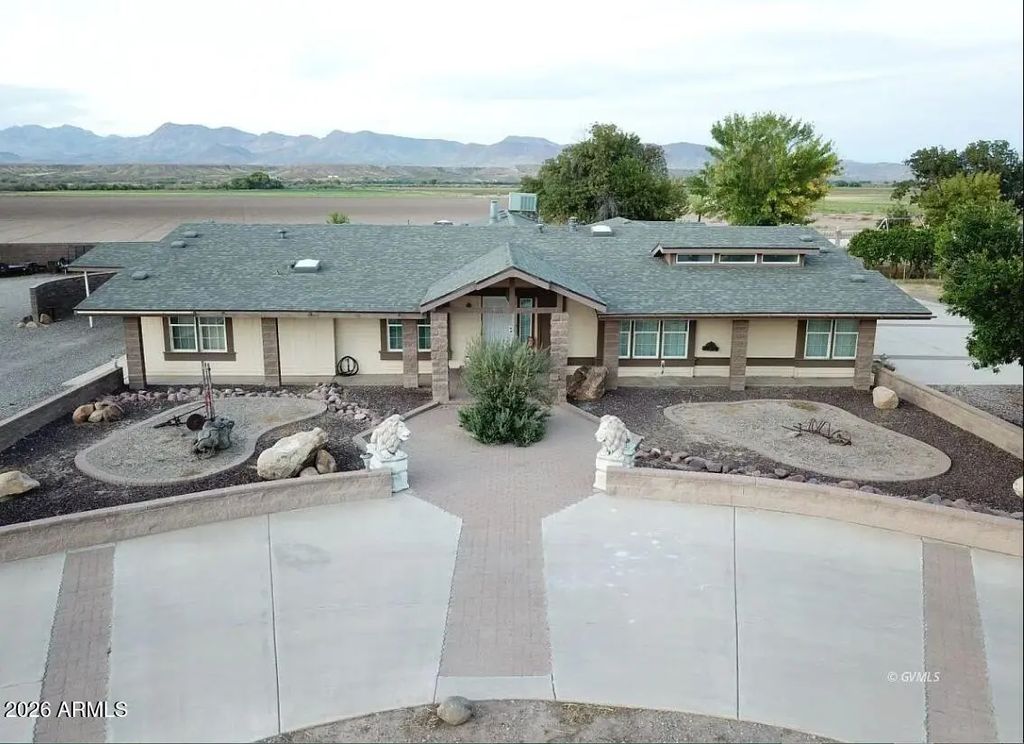 5900 E Hancock Place, Safford