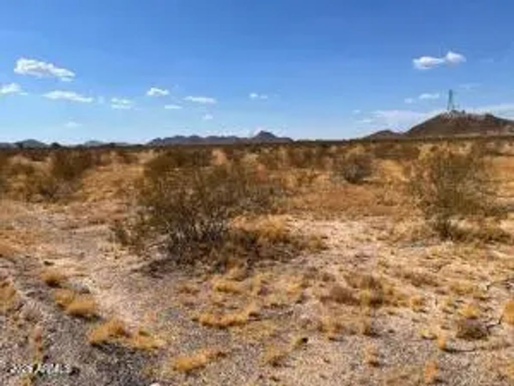 W Barnes Road (unit -), Maricopa