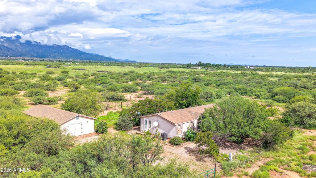 9041 E Moon Shadow Trail, Hereford