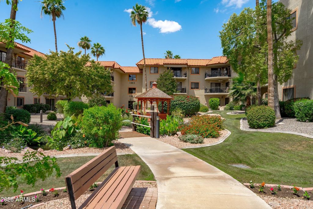 10330 W Thunderbird Boulevard (unit C109), Sun City