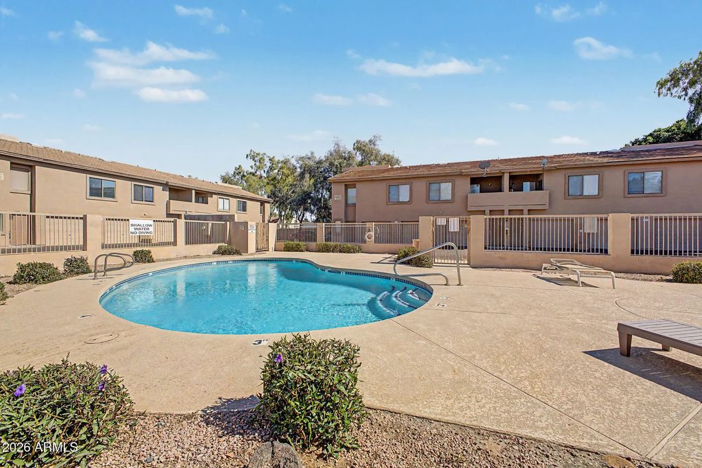 1406 W Emerald Avenue (unit 103), Mesa