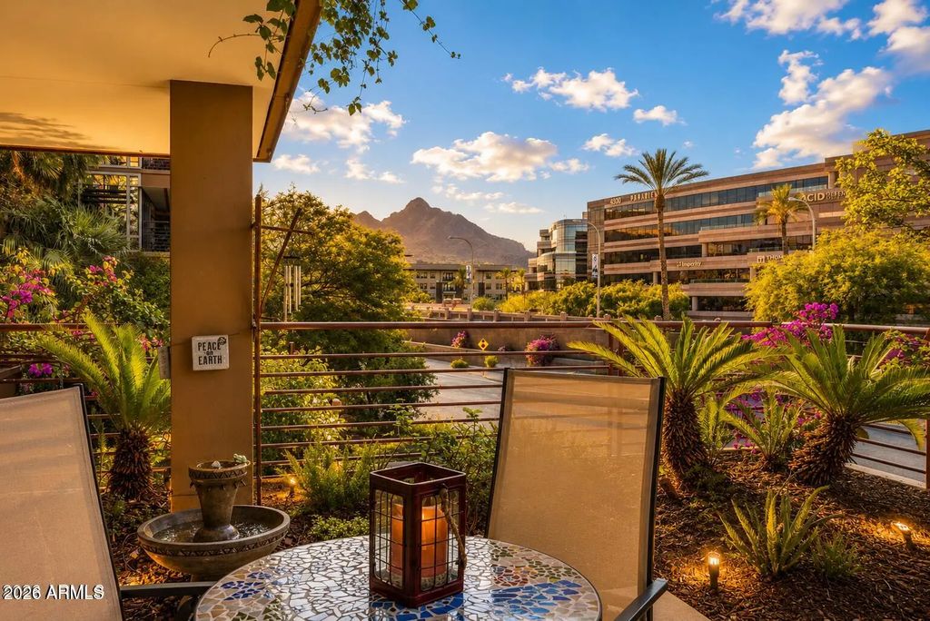 7161 E Rancho Vista Drive (unit 2008), Scottsdale