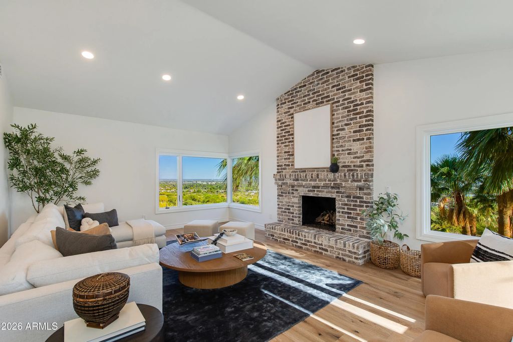 5654 E Mesquite Lane, Phoenix