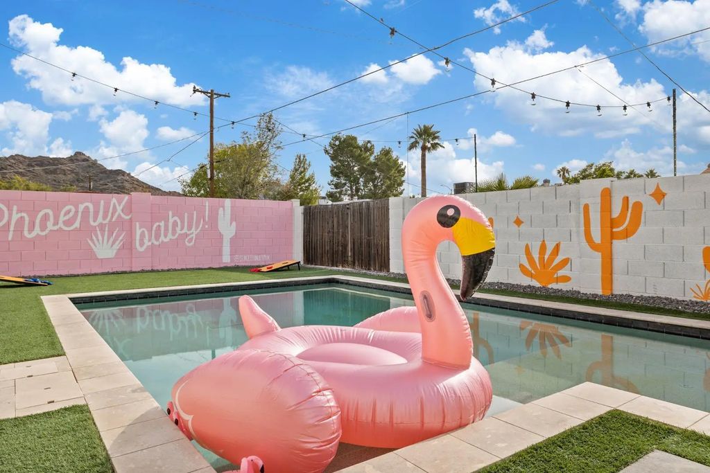 1101 E Ruth Avenue, Phoenix