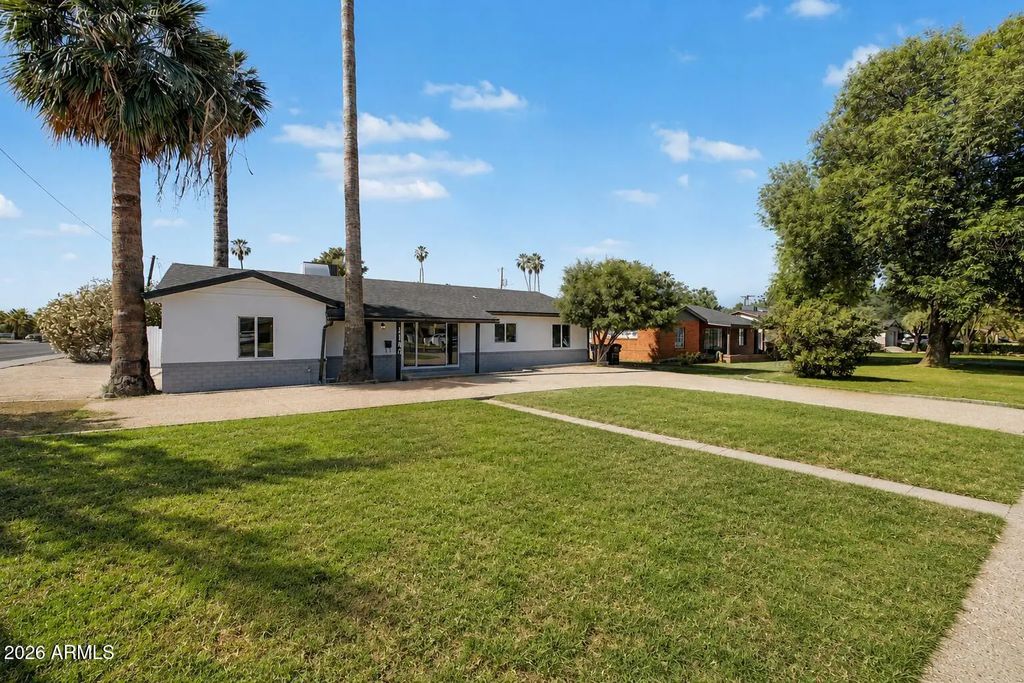 1147 E Flynn Lane, Phoenix