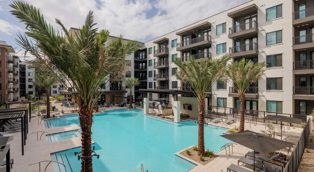 500 E Rivulon Boulevard (unit A4), Gilbert