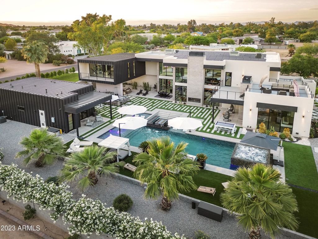 10019 N 57th Street, Paradise Valley