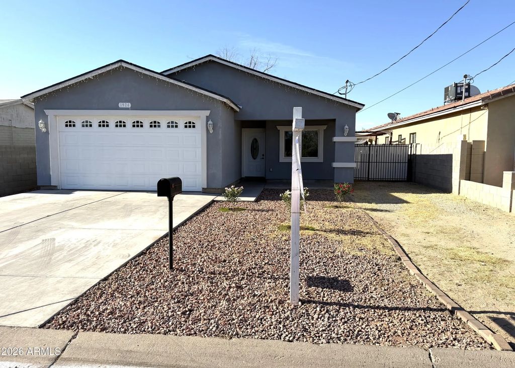 1924 W Lawrence Road, Phoenix