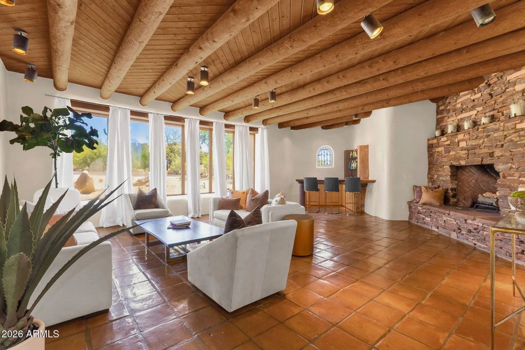 6249 E Old Paint Trail, Cave Creek