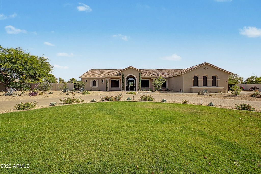 14389 W Becker Lane, Surprise