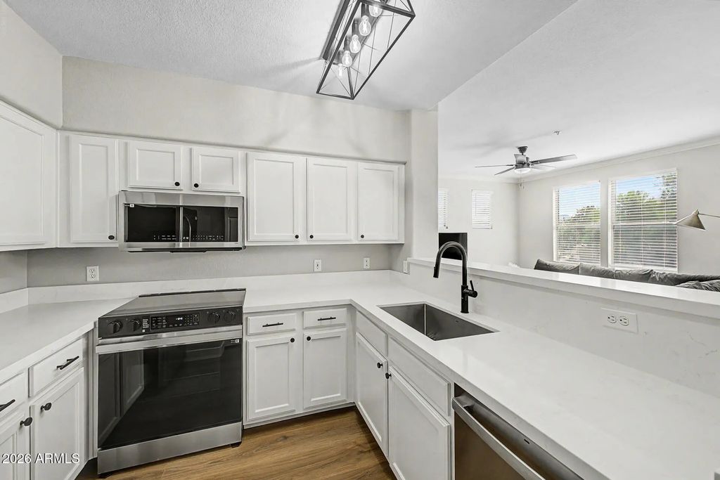 20100 N 78th Place (unit 2207), Scottsdale