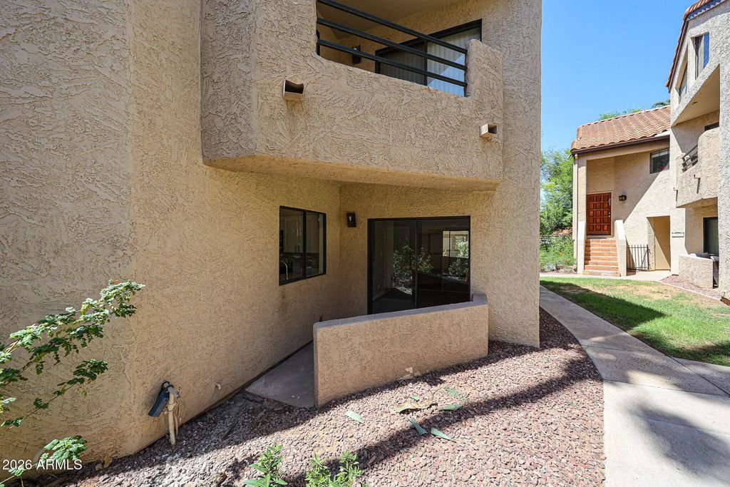 10301 N 70th Street (unit 107), Paradise Valley