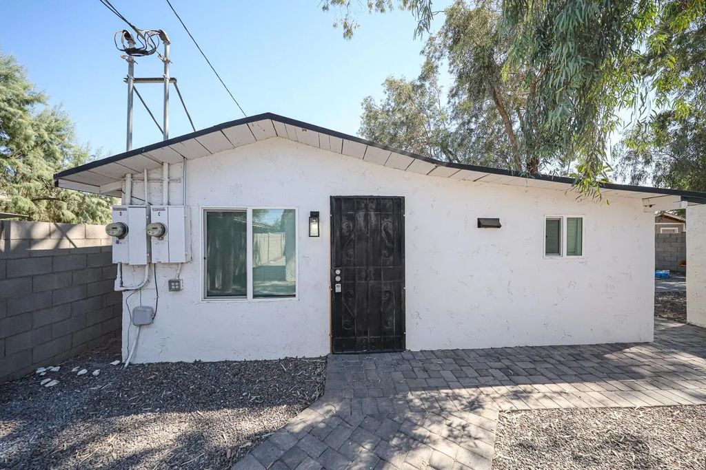 2721 E Willetta Street (unit Apt C), Phoenix