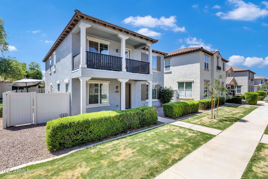 907 S Henry Lane, Gilbert