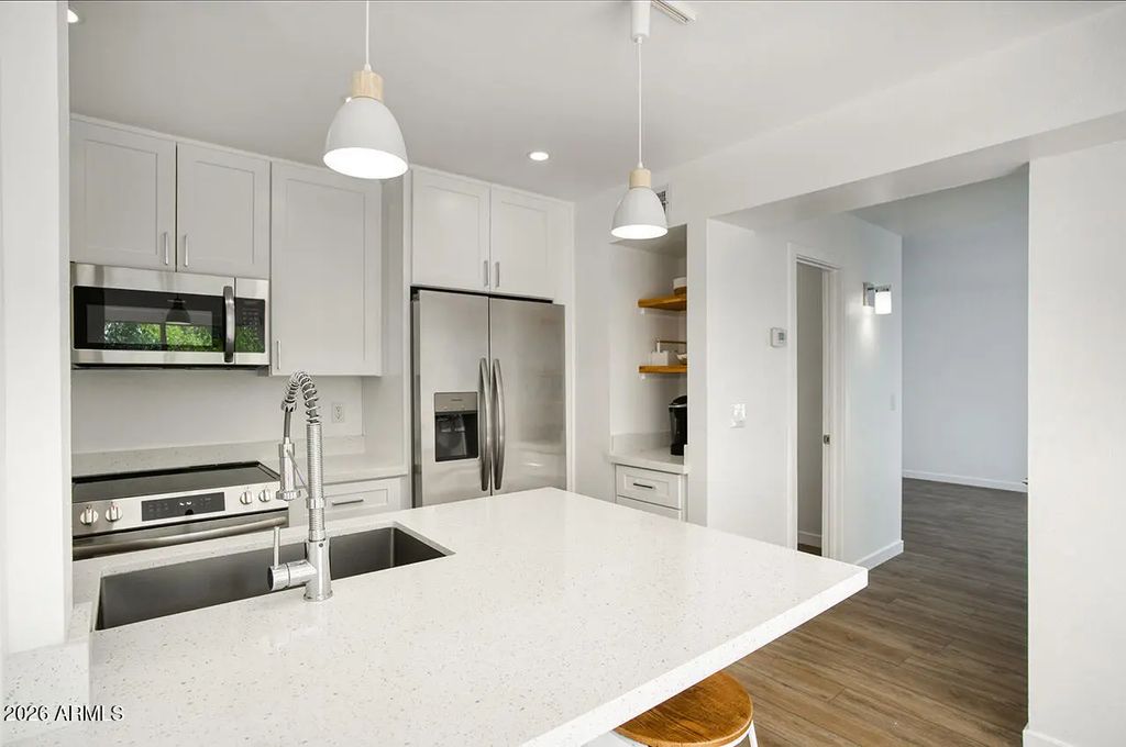8055 E Thomas Road (unit E115), Scottsdale