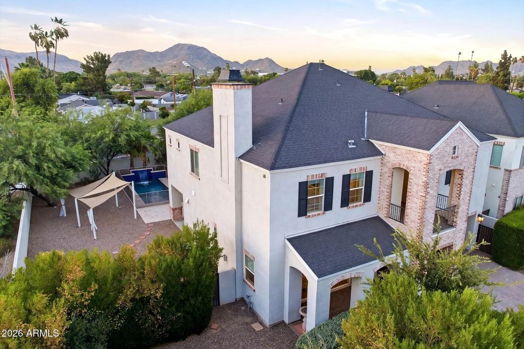 640 W Echo Lane, Phoenix