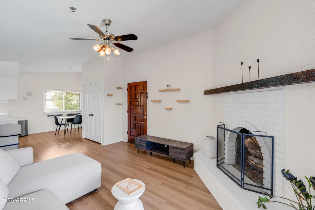 3031 N Civic Center Plaza (unit 307), Scottsdale