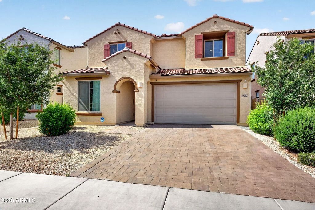 9022 W Luke Avenue, Glendale
