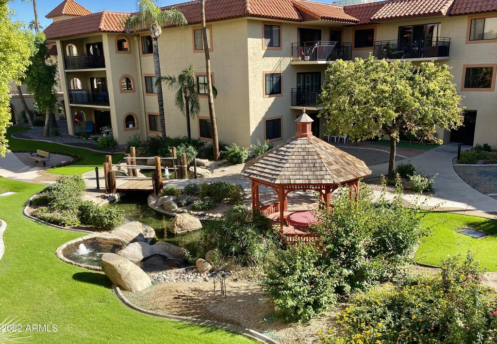 10330 W Thunderbird Boulevard (unit B204), Sun City