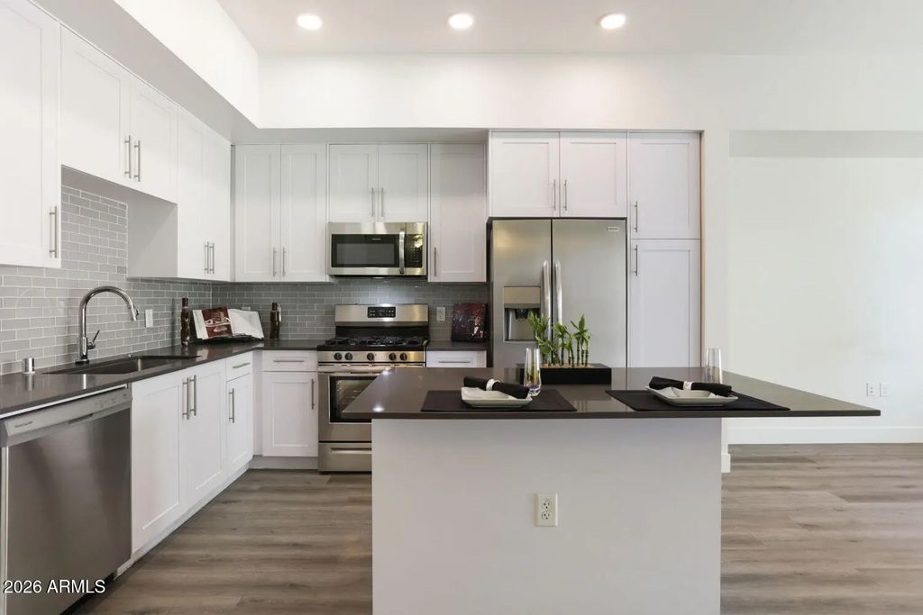 7300 E Earll Drive (unit 1016), Scottsdale