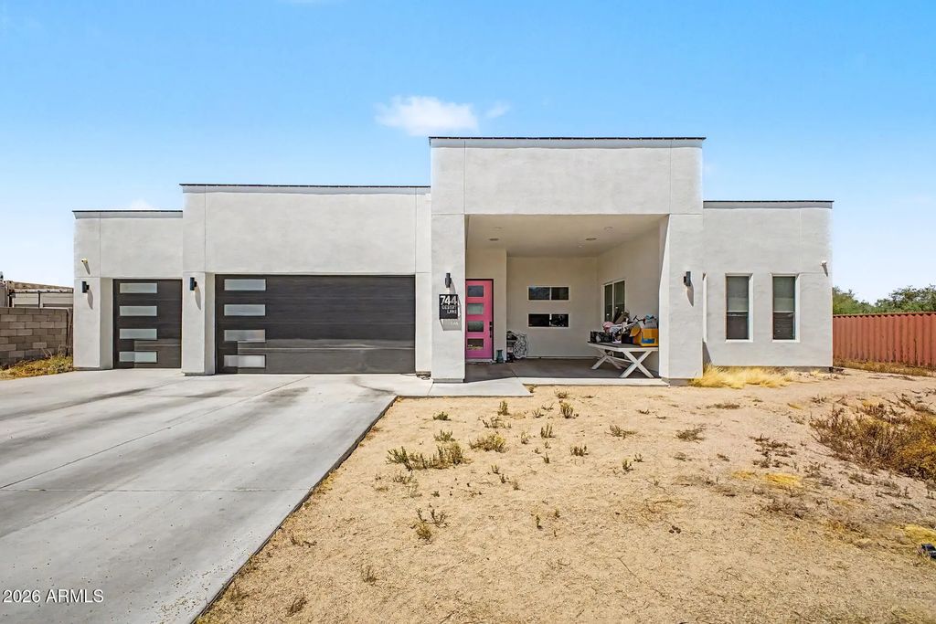 744 E Desert Lane, Phoenix