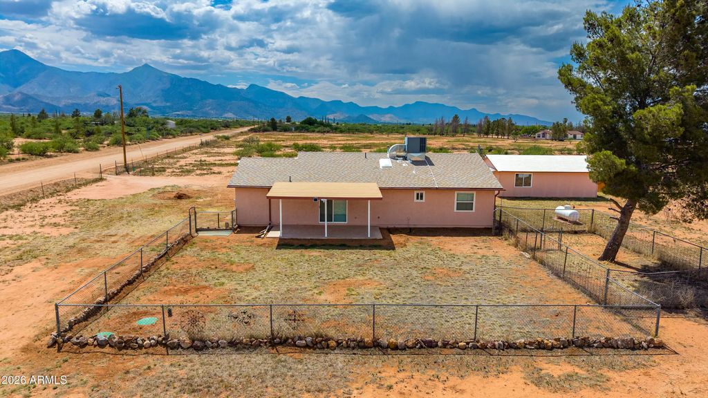 8169 E Larson Road, Hereford