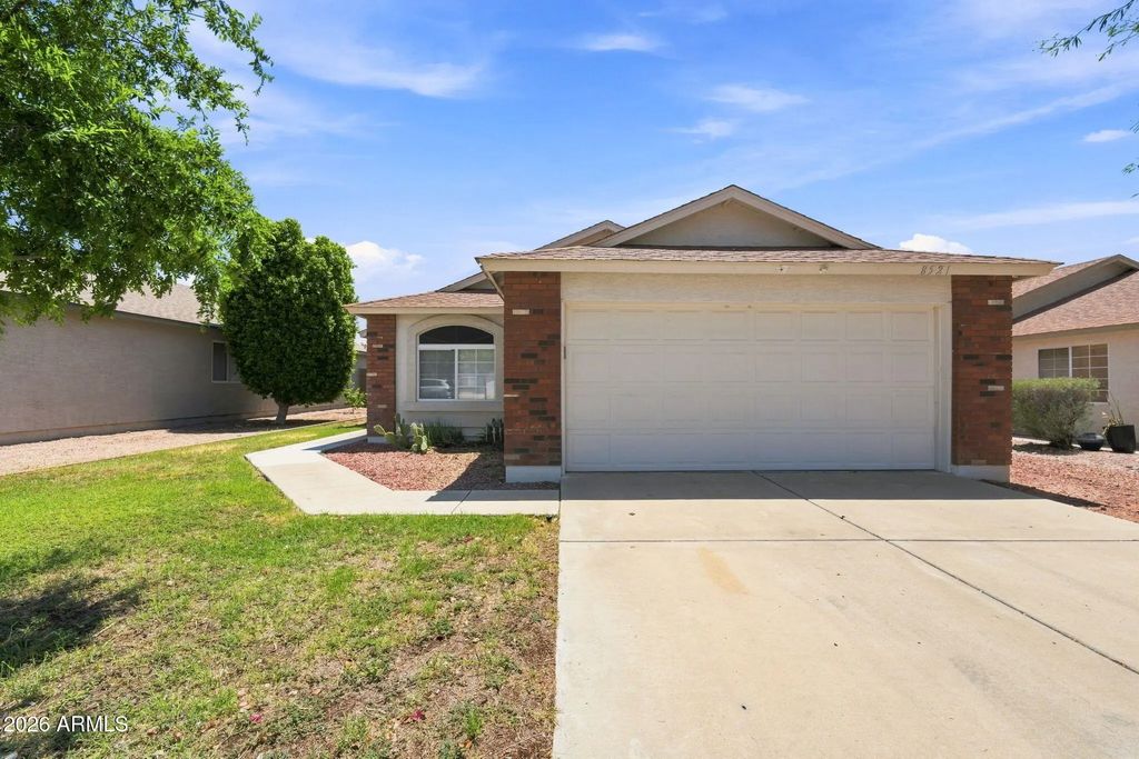 8521 E Clovis Avenue, Mesa