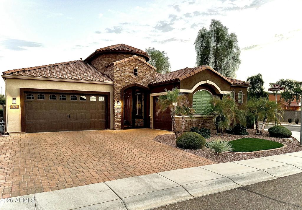 229 E Powell Way, Chandler