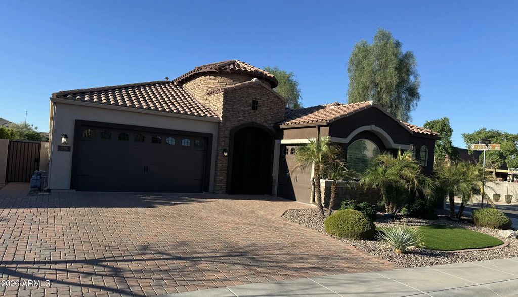 229 E Powell Way, Chandler