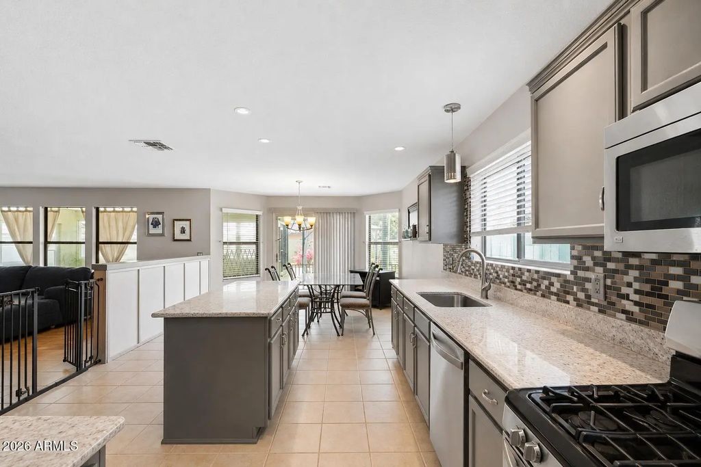 3207 W Molly Lane, Phoenix