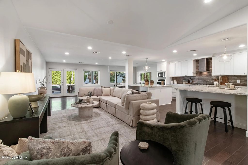 2945 N 47th Place, Phoenix