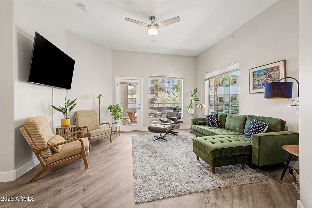 945 E Playa Del Norte Drive (unit 2002), Tempe