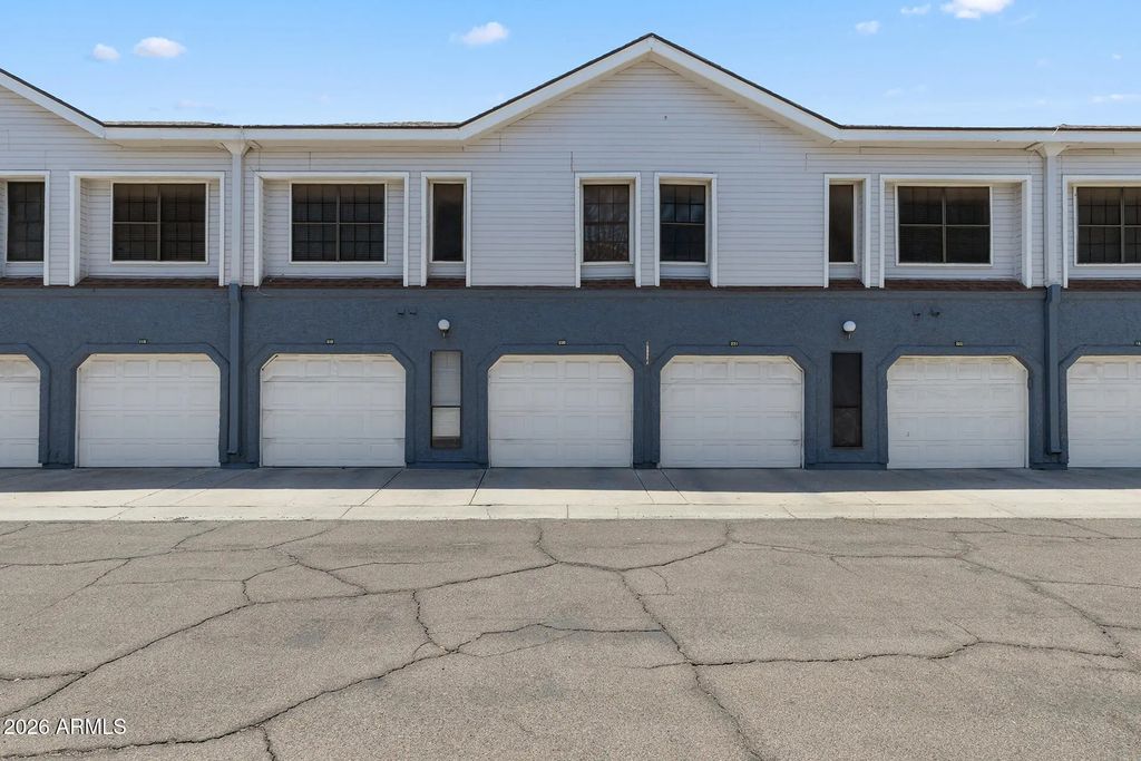 8888 N 47th Avenue (unit 220), Glendale